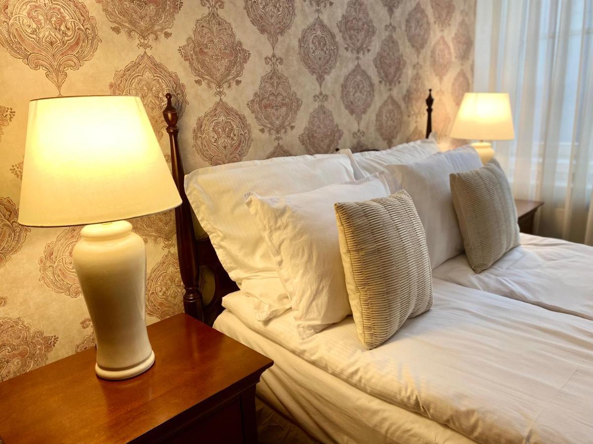 Opera16 Guestrooms Penzion