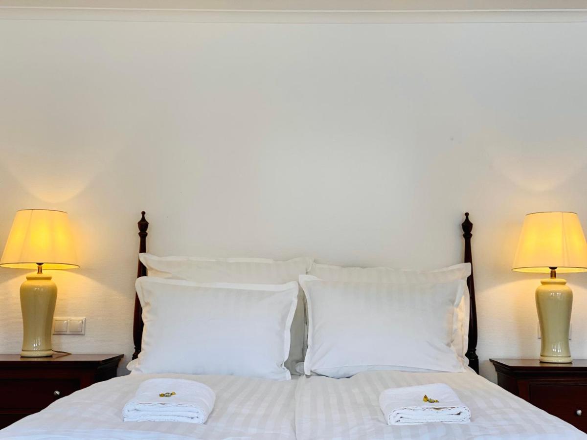 Opera16 Guestrooms Penzion