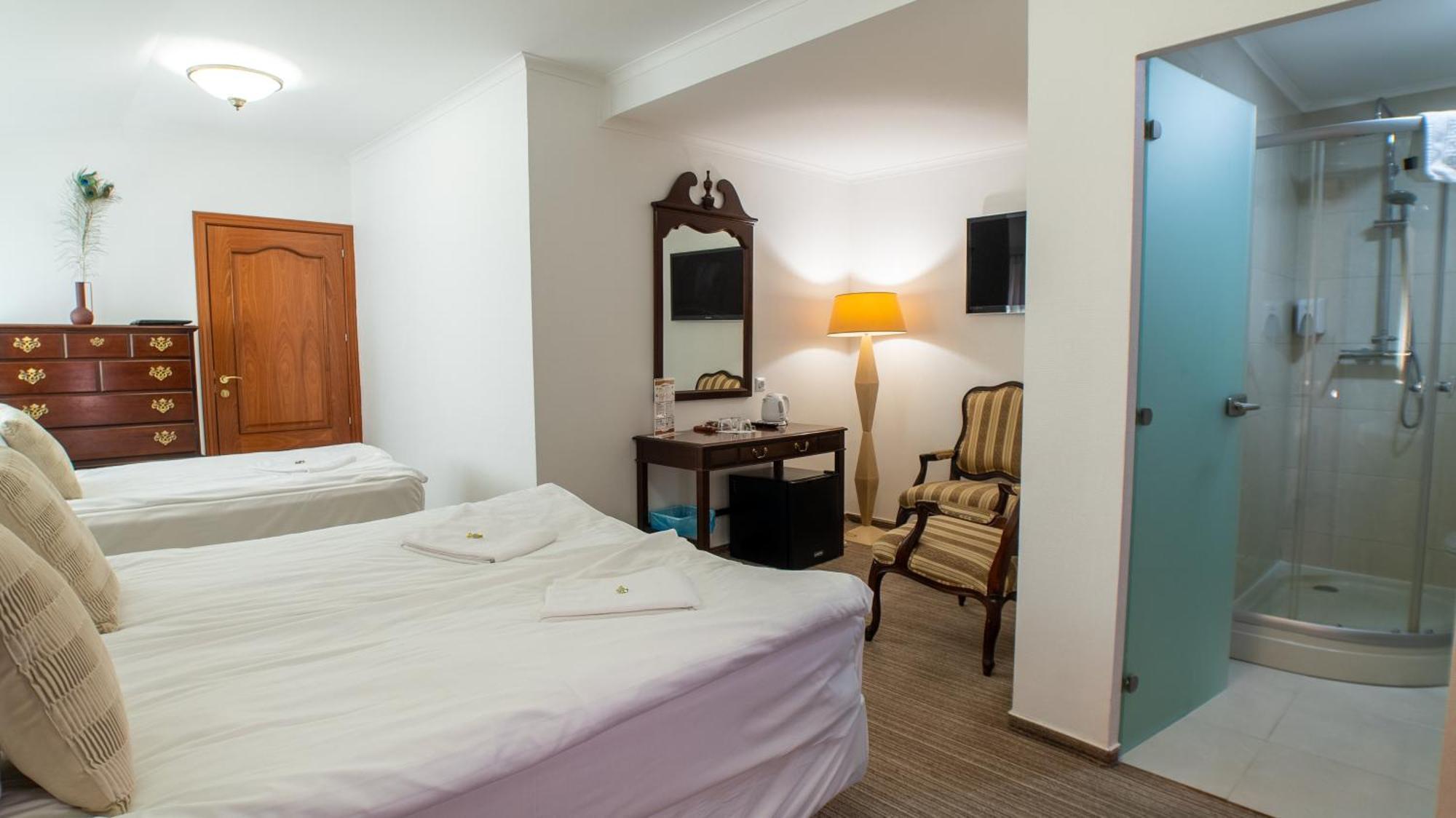 Opera16 Guestrooms Penzion